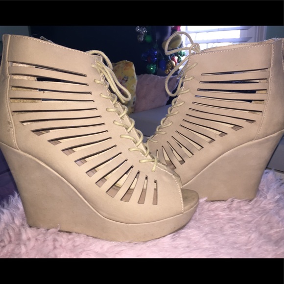 Beige wedges - Picture 2 of 2